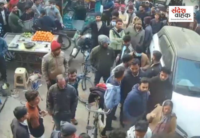 सिद्धार्थनगर में मेडिकल छात्रों की गुंडागर्दी, ज्वेलरी शॉप में घुसकर व्यापारी को पीटा