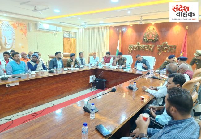 कुशीनगर में त्योहारों पर 'हुड़दंग' पड़ेगा भारी, डीएम की चेतावनी- कानून तोड़ा तो होगी जेल