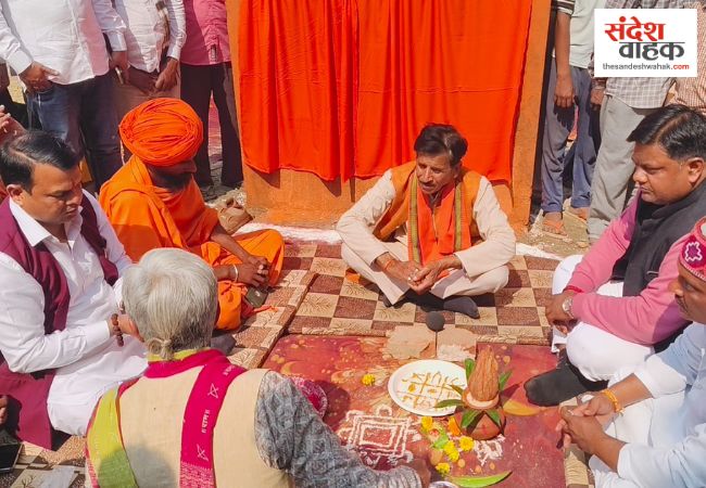 अमेठी के बाजार शुकुल क्षेत्र के लोगों का सफर अब जल्द ही आसान और सुरक्षित होने वाला है। मंगलवार को क्षेत्रीय विधायक सुरेश पासी ने महोना से जैनबगंज होते