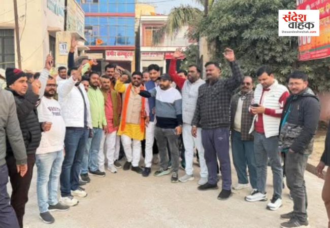 सिद्धार्थनगर में AIMIM प्रदेश अध्यक्ष के 'विवादित' बोल पर बवाल, हिंदू संगठनों का जोरदार प्रदर्शन