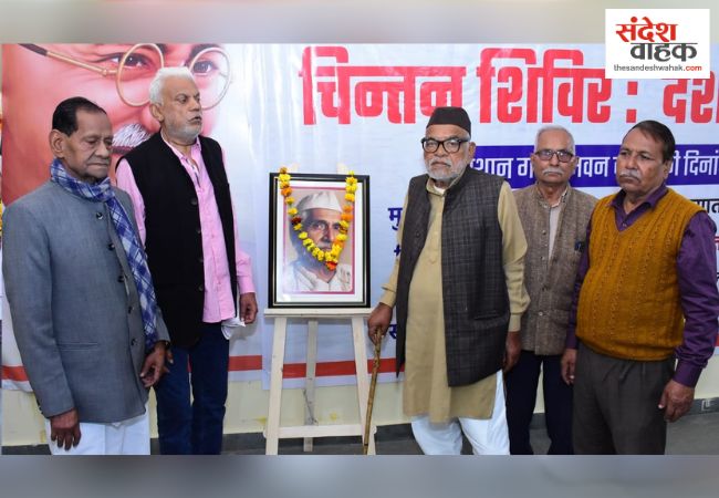 ‘पेंशन बढ़ाए सरकार, वरना दिल्ली में देंगे दस्तक’, बाराबंकी में लोकतंत्र सेनानियों की हुंकार