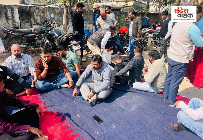 Siddharthnagar Electricity Strike: बिजली निजीकरण के विरोध में हड़ताल, ठप रहा कामकाज