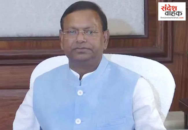 यूपी बीजेपी में बड़े बदलाव की आहट, दफ्तर से हटीं मेजें, अब कार्यकर्ताओं के बीच बैठकर अध्यक्ष करेंगे बात