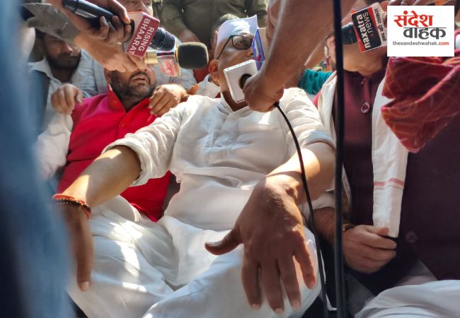 लखनऊ: मनरेगा के मुद्दे पर कांग्रेस का विधानसभा घेराव, अजय राय और आराधना मिश्रा हिरासत में