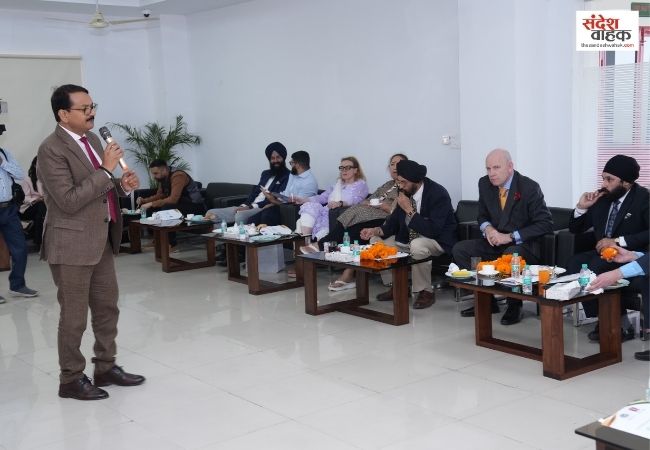 Lucknow News: लंदन से आए न्यायिक सदस्यों और बैरिस्टरों ने किया UPSIFS Lucknow का भ्रमण