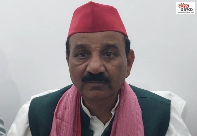 Lucknow News: शिक्षक मतदाता सूची में गड़बड़ी का आरोप, सपा ने मुख्य निर्वाचन अधिकारी को सौंपा ज्ञापन