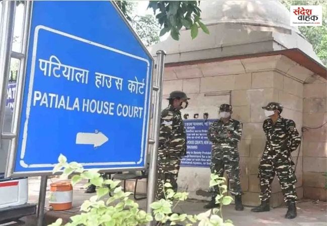 ISIS-JK से जुड़े होने के आरोप में 8 साल जेल में रहे 2 युवक, सबूत के अभाव में हुए बरी