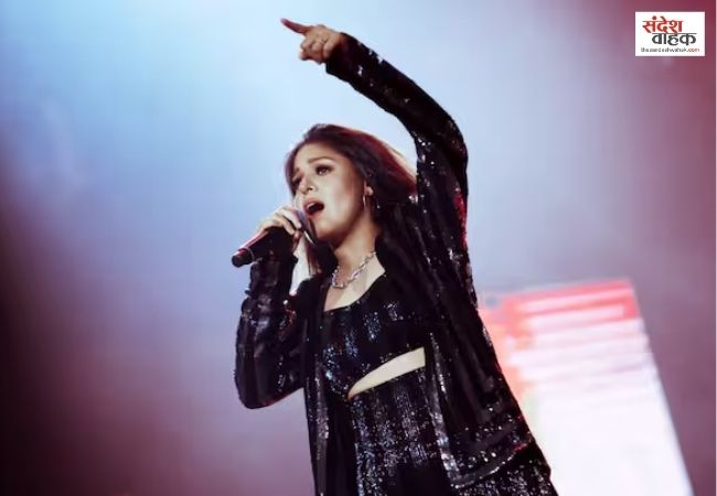Lucknow News: कॉन्सर्ट के दौरान क्यों भावुक हो गईं Playback सिंगर Sunidhi Chauhan?