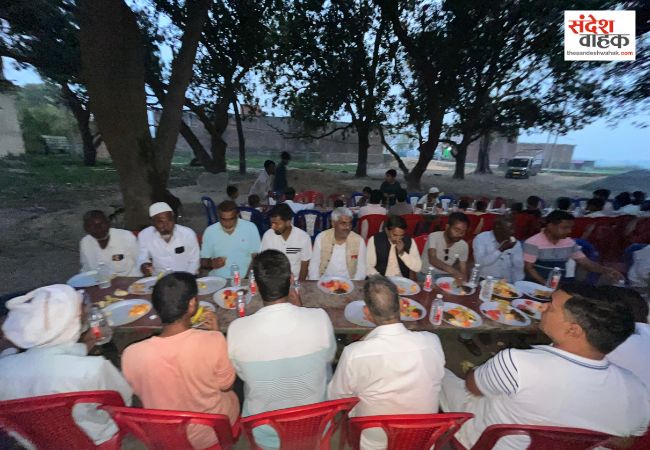 होली मिलन और रोजा इफ्तार के आयोजन से आपसी प्रेम और सद्भाव फैलता है: मणेन्द्र मिश्रा