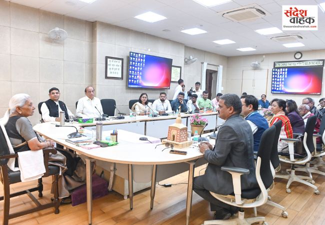 राज्यपाल आनंदीबेन पटेल ने कर्नाटक-त्रिपुरा के पत्रकारों से साझा किए अनुभव, केजी टू पीजी शिक्षा और महिला स्वास्थ्य पर दिया जोर