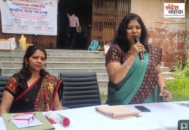 सिद्धार्थ विश्वविद्यालय में NSS के विशेष शिविर का आगाज, प्रो. नीता यादव बोलीं- बेहतर समाज के निर्माण के लिए मजबूत चरित्र जरूरी