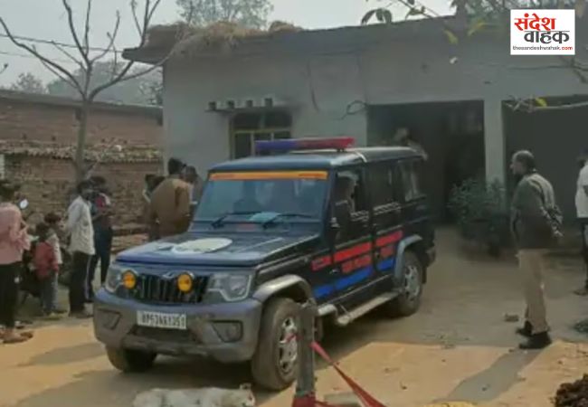 Gorakhpur News: अवैध संबंध के शक में पति बना हैवान, कुल्हाड़ी से पत्नी को उतारा मौत के घाट