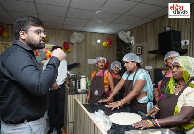 Lucknow News: विकास भवन में खुली प्रदेश की पहली सौर ऊर्जा संचालित कैंटीन, महिलाएं होंगी आत्मनिर्भर