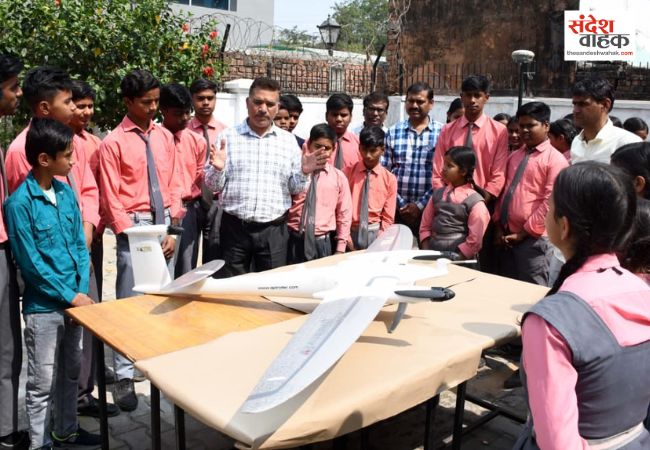 Lucknow News: भारतीय सर्वेक्षण विभाग में विज्ञान दिवस की धूम, तकनीकी प्रदर्शनी और क्विज में बच्चों ने दिखाया दम