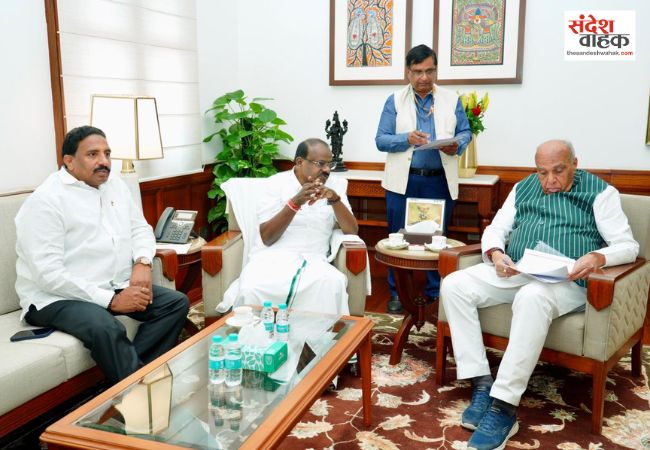 सिद्धार्थनगर में दौड़ेंगी ई-बसें और बनेंगे चार्जिंग स्टेशन, जगदंबिका पाल ने केंद्रीय मंत्री से की बड़ी मांग