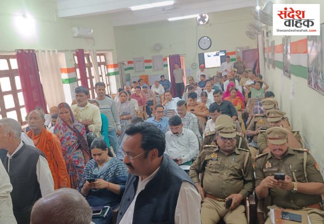 Siddharthnagar News: तहसील दिवस में डीएम का सख्त एक्शन, लापरवाह लेखपाल सस्पेंड