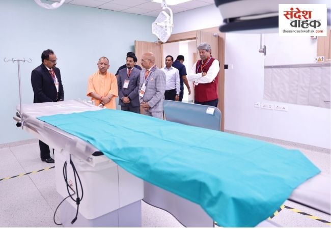 ग्रेटर नोएडा: कपिल देव के साथ CM योगी ने किया सुपर स्पेशियलिटी अस्पताल का आगाज