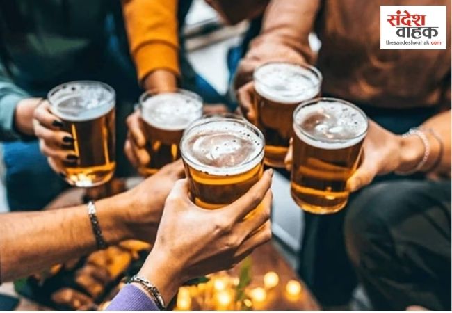 बनारस की होली में 'जाम' का रिकॉर्ड, एक दिन में 10 करोड़ की शराब पी गए लोग