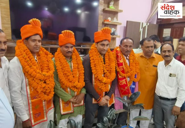 Bareilly News: गुर्जर समाज का शक्ति प्रदर्शन, नवनियुक्त युवा नेताओं का पगड़ी से हुआ शाही अभिनंदन!