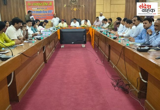 कुशीनगर को प्रदेश में नंबर-1 बनाने का संकल्प, विधान परिषद की समिति ने कसी जनपद के अफसरों की नकेल