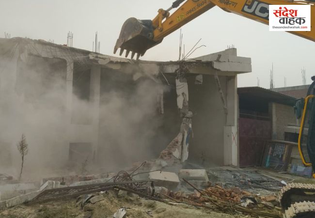 Lucknow News: सुशांत गोल्फ सिटी में 4 अवैध मकानों पर चला बुलडोजर, LDA ने दी चेतावनी