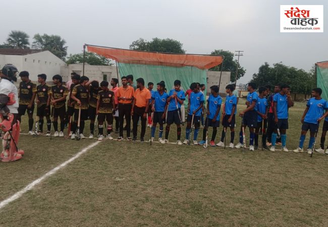 कुशीनगर: हॉकी के मैदान में अठगावां और सैफई का जलवा, फाइनल में आज होगी खिताबी भिड़ंत