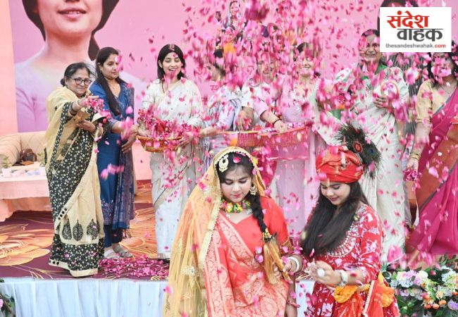 डिंपल यादव ने सराहा महिलाओं का संघर्ष, बोलीं- 'महिलाएं ही समाज की असली ताकत'