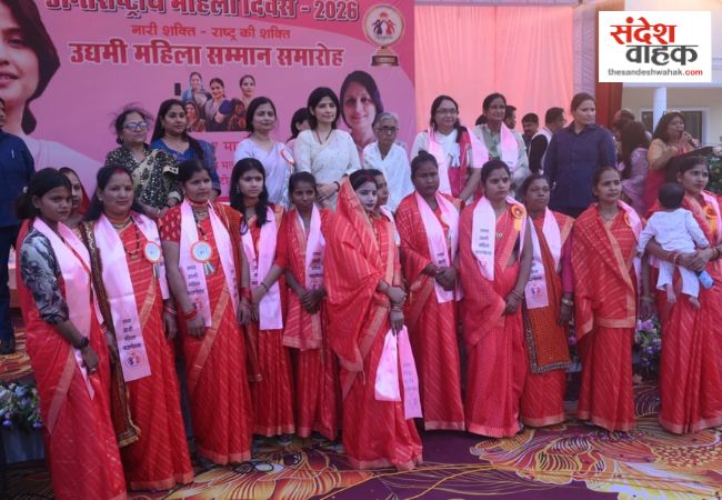  डिंपल यादव ने सराहा महिलाओं का संघर्ष, बोलीं- 'महिलाएं ही समाज की असली ताकत'