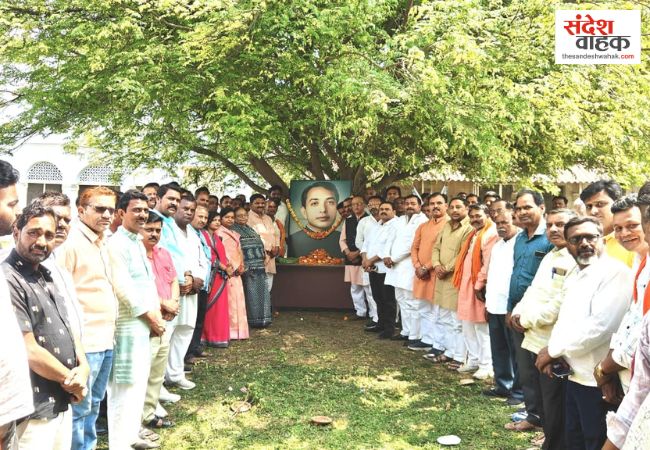 Kushinagar News: पडरौना राजदरबार में गूंजीं कुंवर सीपीएन सिंह की यादें,