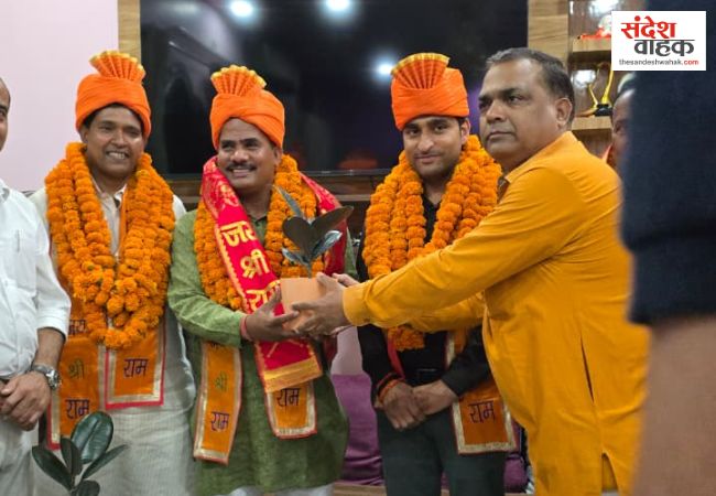 Bareilly News: गुर्जर समाज का शक्ति प्रदर्शन, नवनियुक्त युवा नेताओं का पगड़ी से हुआ शाही अभिनंदन!