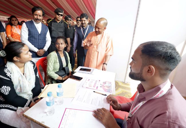 International Women's Day: मुख्यमंत्री योगी बोले- 'सीता और दुर्गा जैसी महिलाएं ही हैं नए यूपी की पहचान'