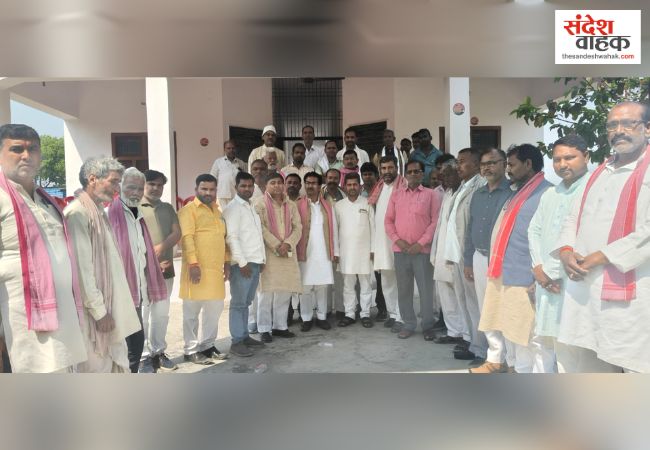 Kushinagar News: सपा कार्यालय पर गूंजा सम्राट अशोक का जयघोष