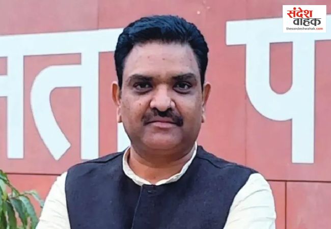 Kannauj News: 45 मिनट तक डीएम का इंतज़ार, फिर कार्यक्रम छोड़ लौटे मंत्री असीम अरुण