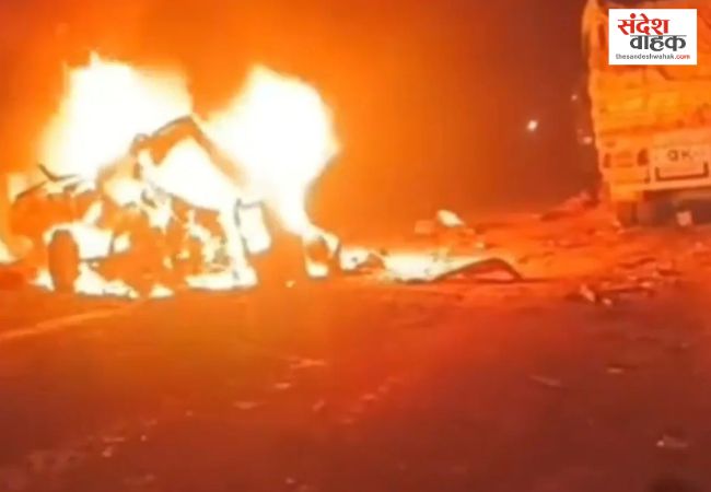 Mirzapur News: ब्रेक फेल होने से भिड़े 4 वाहन, बोलेरो में जिंदा जले 9 लोग, अब तक 11 की मौत