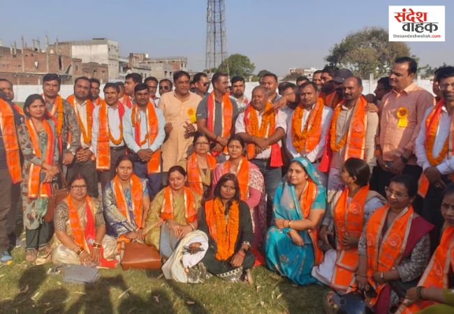 Kushinagar News: राष्ट्रीय शैक्षिक महासंघ की नई टीम का एलान, रविंद्र नारायण अध्यक्ष और अजिताभ बने महामंत्री