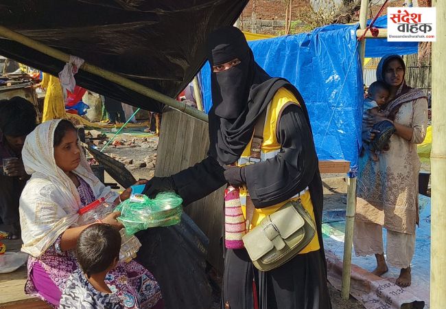 रहमान फाउंडेशन की महिला विंग ने संभाली कमान, विकास नगर अग्निकांड के जरूरतमंदों में बांटे बर्तन और स्वच्छता किट