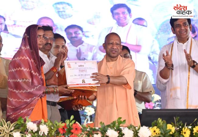 सीएम योगी ने गोरखपुर को दी 497 विकास परियोजनाओं की सौगात