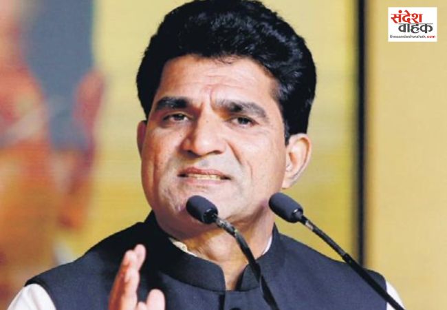 गुजरात में आप प्रदेश अध्यक्ष इशुदान गढ़वी गिरफ्तार, केजरीवाल बोले- हार के डर से तानाशाही पर उतरी बीजेपी