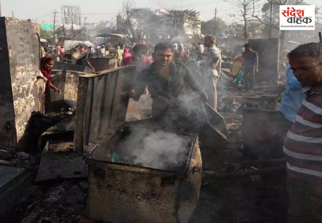 लखनऊ के विकासनगर अग्निकांड में 250 झोपड़ियां जलकर राख, मलबे से मिली दो मासूम सगी बहनों की लाशें