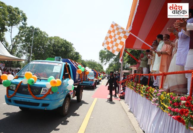 जनता ने राजनीतिक कचरा हटाया तो 9 वर्षों में स्वच्छ हुआ उत्तर प्रदेश, सीएम योगी ने दी 250 ई-वाहनों की सौगात