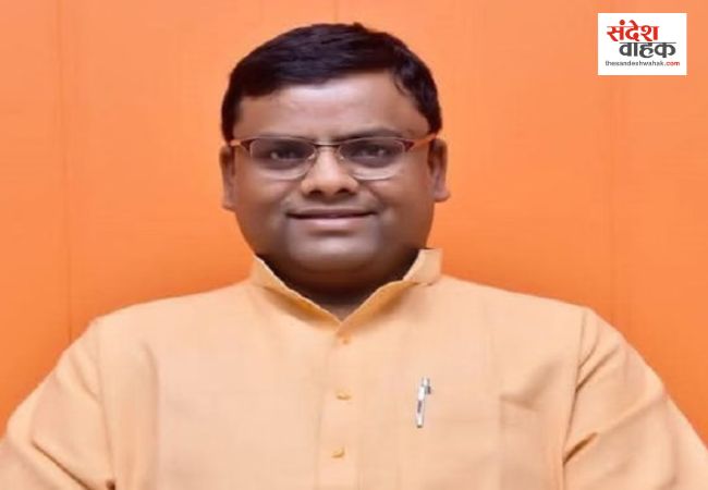 Rampur News: भाजपा विधायक के पति की दबंगई, मजदूरों को दौड़ा-दौड़ा कर पीटा, FIR दर्ज
