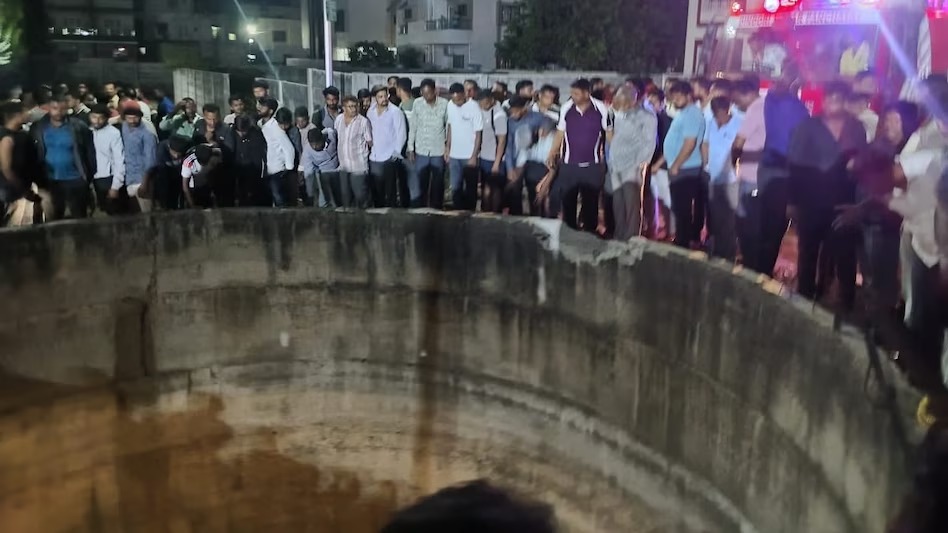 Maharashtra News: नासिक में कुएं में गिरी कार, एक ही परिवार के 9 लोगों की दर्दनाक मौत