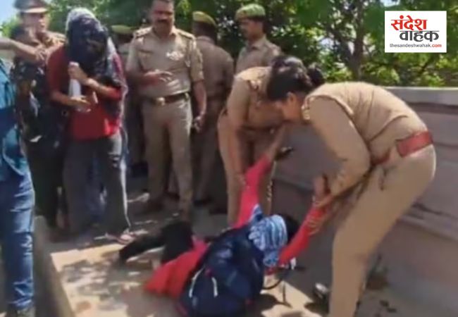 Lucknow News: वेतन कटौती और देरी से भड़के 'CM हेल्पलाइन' कर्मी, सैकड़ों कर्मचारियों का सड़क पर प्रदर्शन