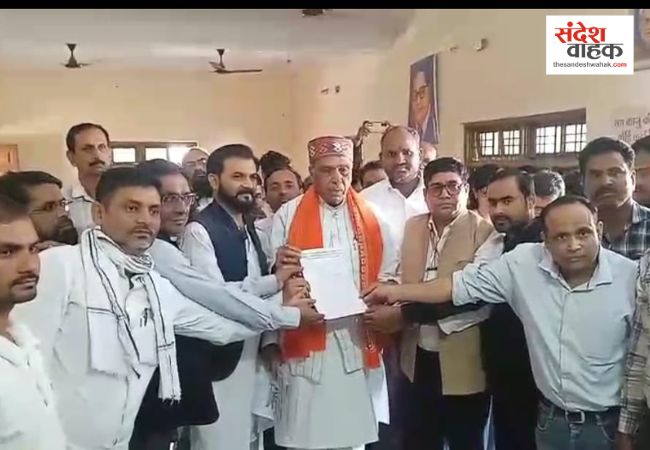 ‘जब तक सांस है, शिक्षकों का भला करूंगा’, मदरसा शिक्षकों के बीच भावुक हुए सांसद जगदंबिका पाल