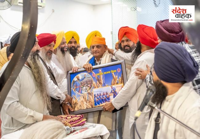 Lucknow News: गुरुद्वारा दरबार साहिब पहुंचे अखिलेश यादव, बैसाखी पर प्रदेशवासियों को दी बधाई