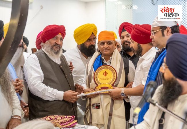 Lucknow News: गुरुद्वारा दरबार साहिब पहुंचे अखिलेश यादव, बैसाखी पर प्रदेशवासियों को दी बधाई