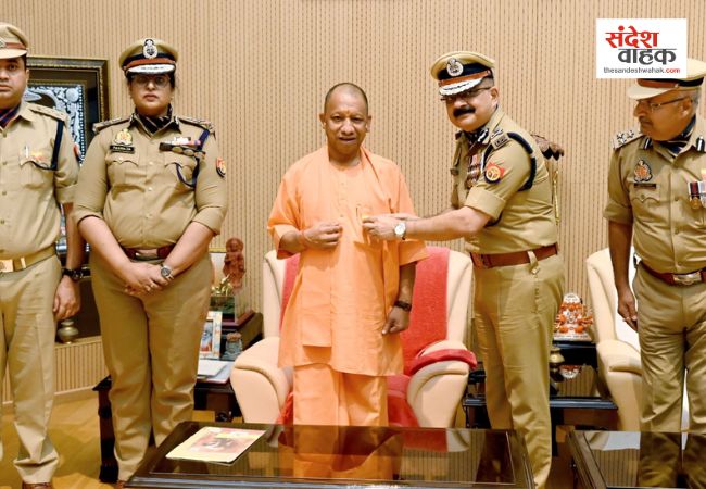 CM योगी ने 'राष्ट्रीय अग्निशमन सेवा दिवस' पर किया सप्ताह का शुभारंभ, शहीदों को दी श्रद्धांजलि