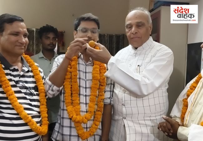Siddharthnagar News: सांसद जगदंबिका पाल और DM ने किया महरिया गौशाला का औचक निरीक्षण