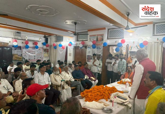 Siddharthnagar News: शोहरतगढ़ में मनोनीत सभासदों ने ली शपथ, नवनियुक्त जिलाध्यक्ष का हुआ भव्य स्वागत