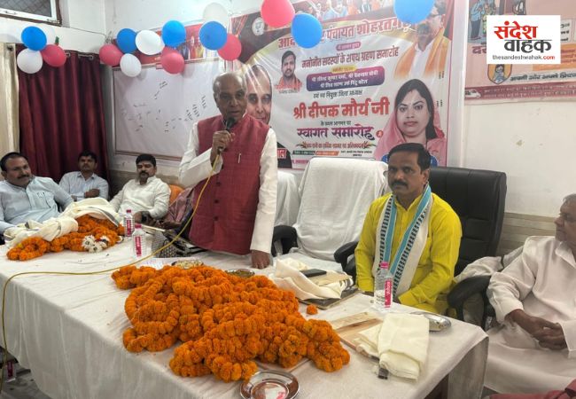 Siddharthnagar News: शोहरतगढ़ में मनोनीत सभासदों ने ली शपथ, नवनियुक्त जिलाध्यक्ष का हुआ भव्य स्वागत